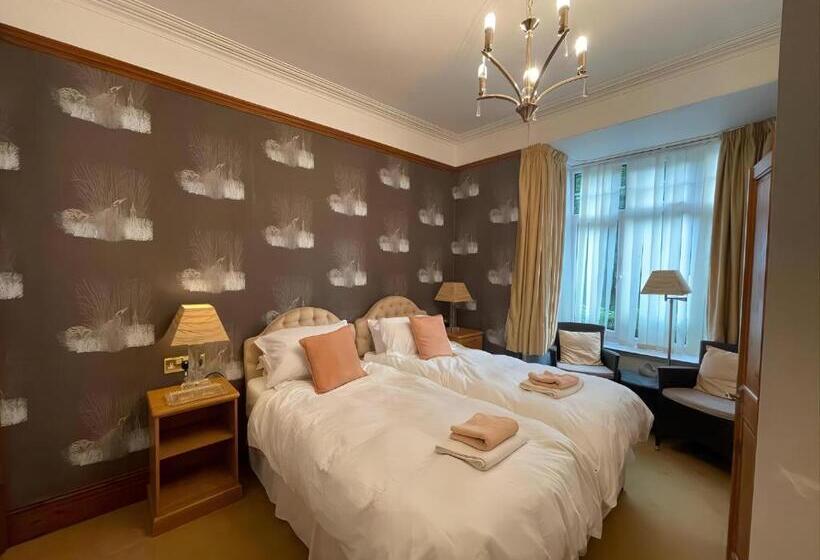 اتاق استاندارد, Phoenix Rise Retreat