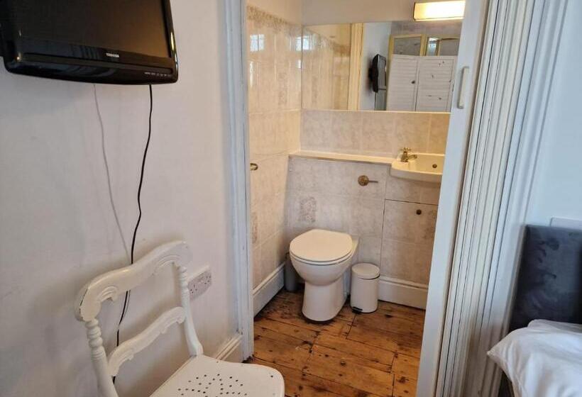 اتاق استاندارد با چشم‌انداز باغ, Phoenix Rise Retreat