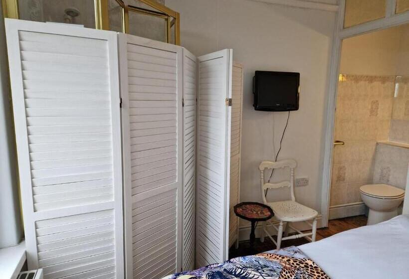 اتاق استاندارد با چشم‌انداز باغ, Phoenix Rise Retreat