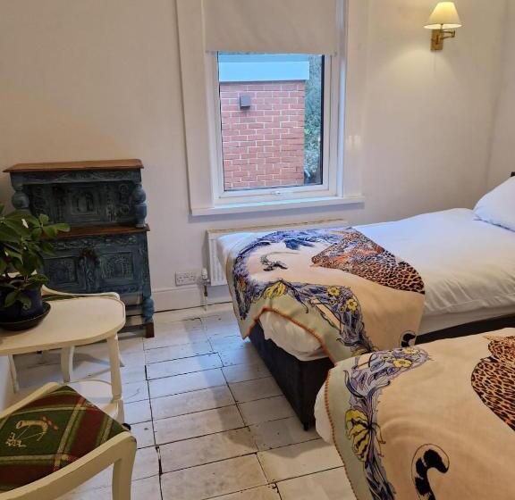 اتاق استاندارد با چشم‌انداز, Phoenix Rise Retreat