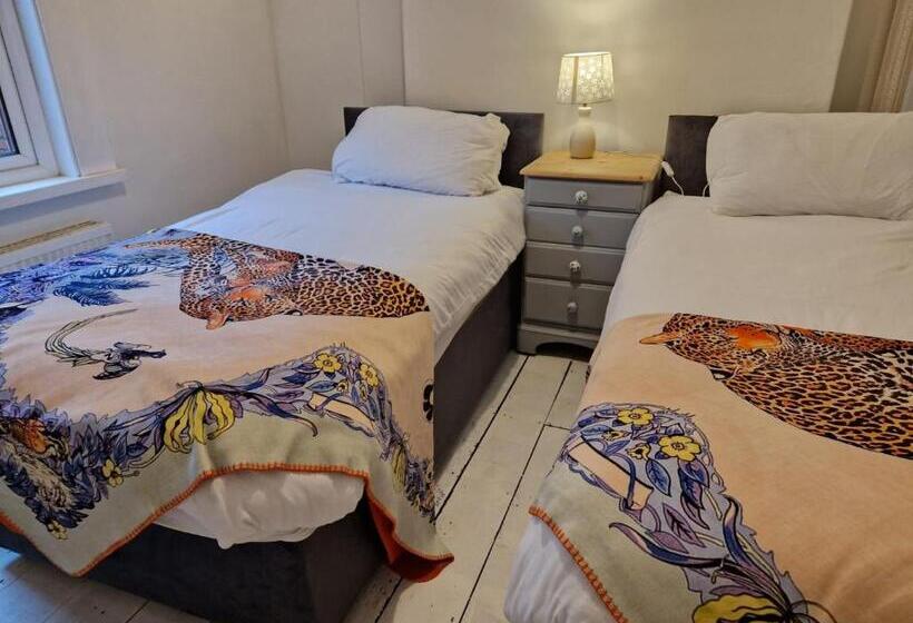 اتاق استاندارد, Phoenix Rise Retreat