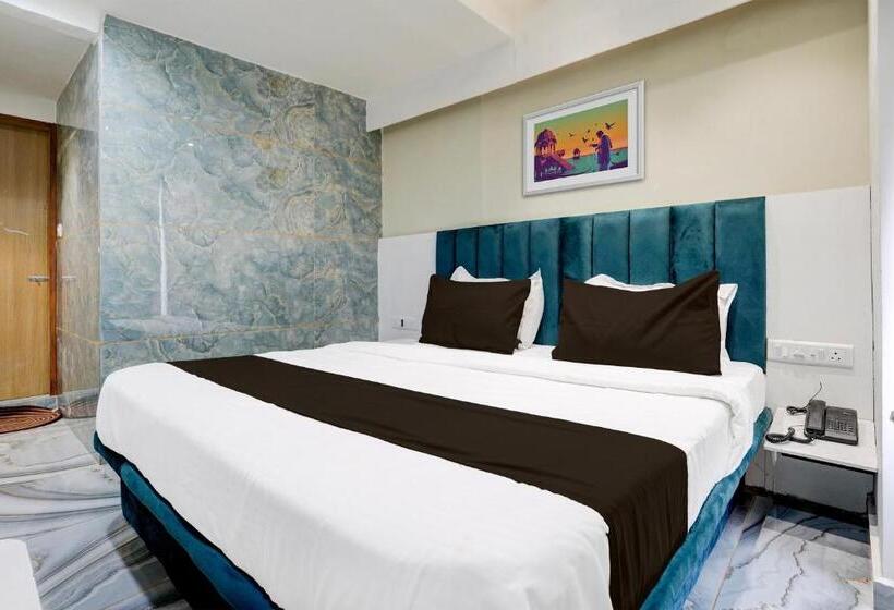 トリプルクラシックルーム, Collection O Hotel Gift Inn