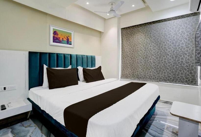三人经典房间, Collection O Hotel Gift Inn