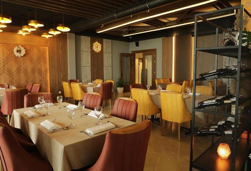 اتاق استاندارد با بالکن, Andoena Resort