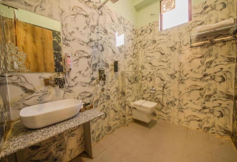 חדר משפחתי, B2l Hills At Tapoavn