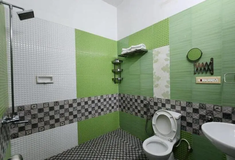 Chambre Standard avec Balcon, Bharatham Heritage Inn
