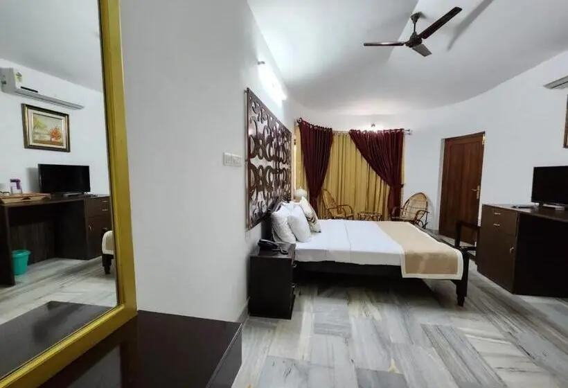 Chambre Standard avec Balcon, Bharatham Heritage Inn