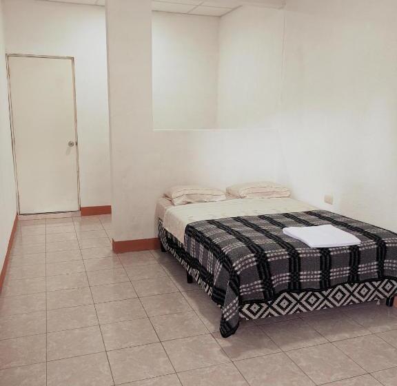 اتاق استاندارد با سرویس بهداشتی مشترک, Caracol