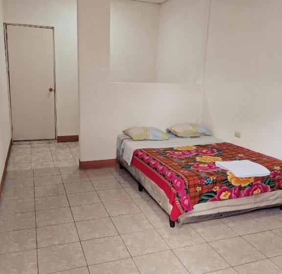 اتاق استاندارد با سرویس بهداشتی مشترک, Caracol