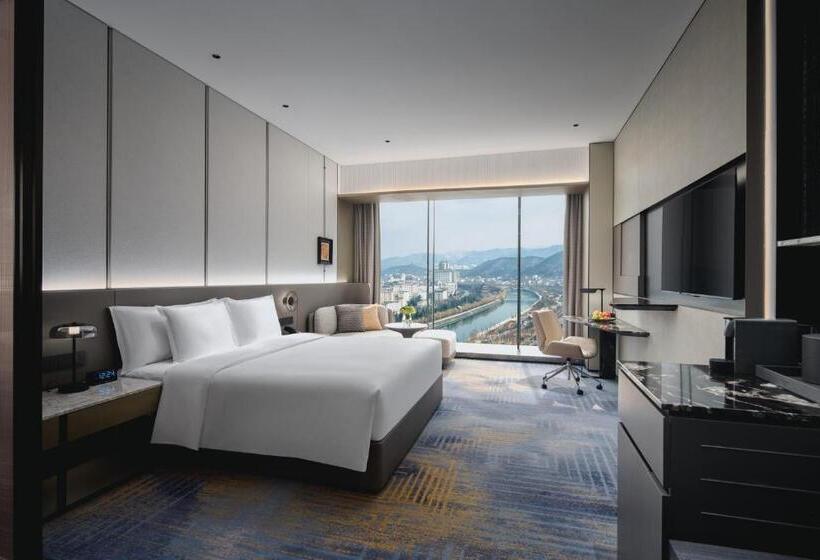 스탠다드 룸 킹사이즈 침대, Crowne Plaza Shangluo By Ihg
