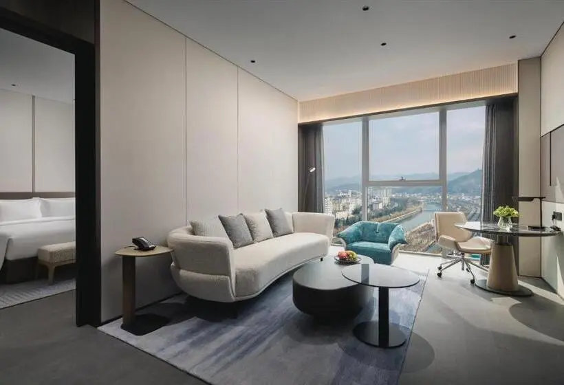 スイート, Crowne Plaza Shangluo By Ihg