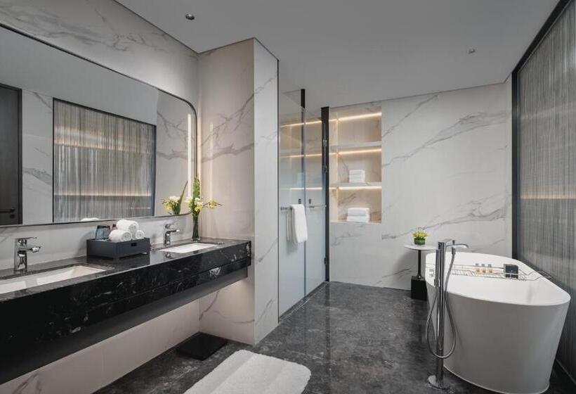 Suite, Crowne Plaza Shangluo By Ihg