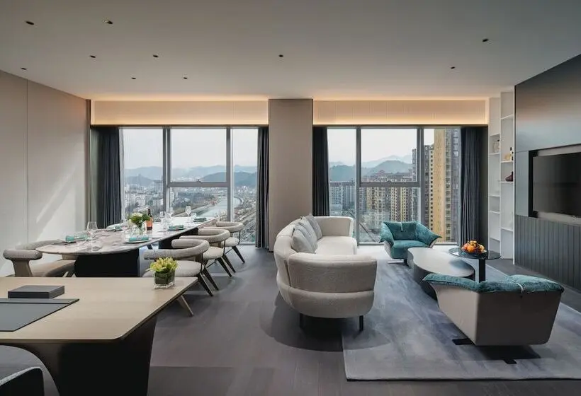 スイート, Crowne Plaza Shangluo By Ihg