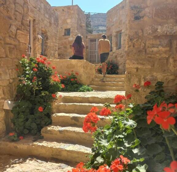 اتاق استاندارد سه نفره, Fig Tree