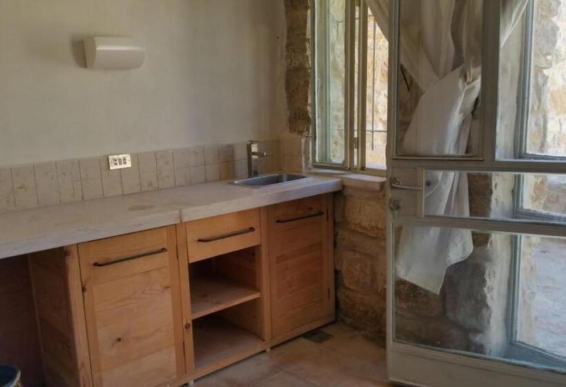 اتاق استاندارد سه نفره, Fig Tree