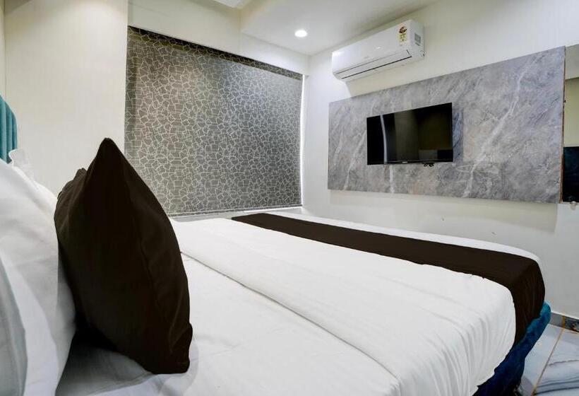 トリプルクラシックルーム, Collection O Hotel Gift Inn