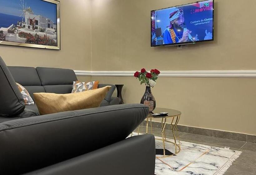 1 Bedroom Deluxe Apartment, Jpn Square Douala