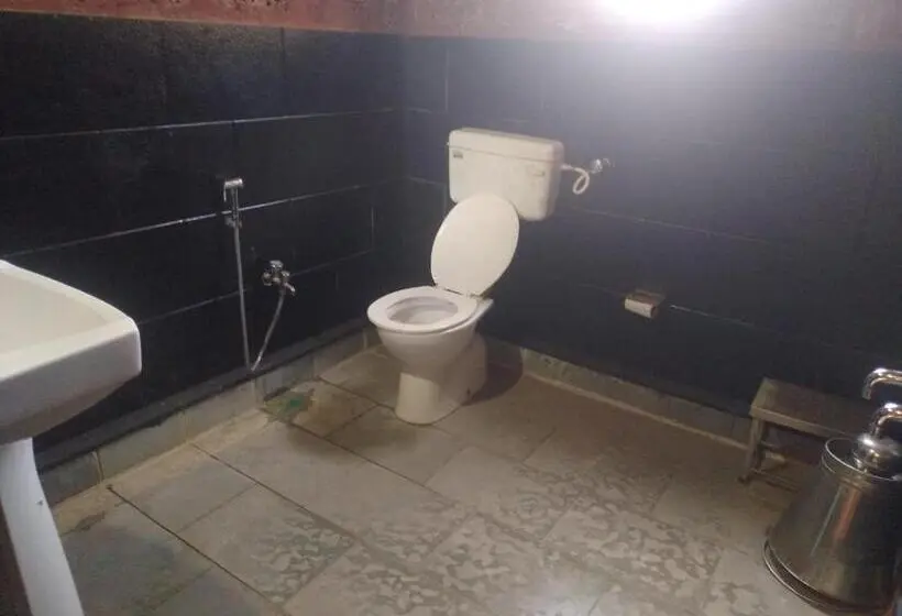 スーペリアトリプルルーム, Konkan Nest Resort