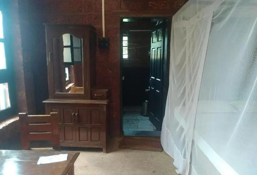 スーペリアトリプルルーム, Konkan Nest Resort