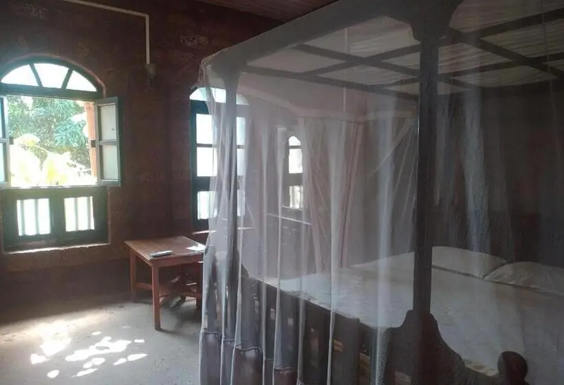 デラックスルーム, Konkan Nest Resort
