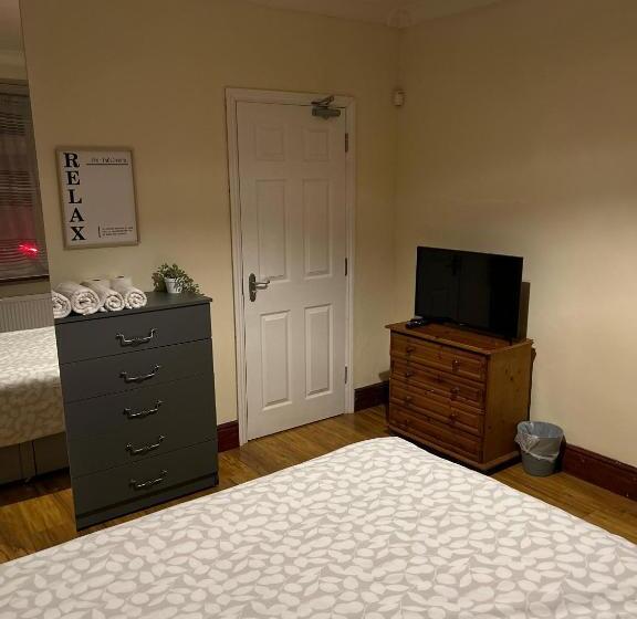 غرفة قياسية, 29 Ansell Road