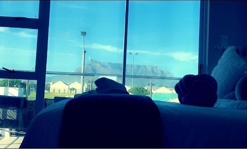 סוויטה עם מרפסת, Kwaaamiii