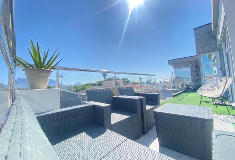 סוויטה עם מרפסת, Kwaaamiii