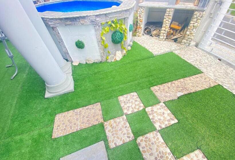 חדר משפחתי, Kwaaamiii