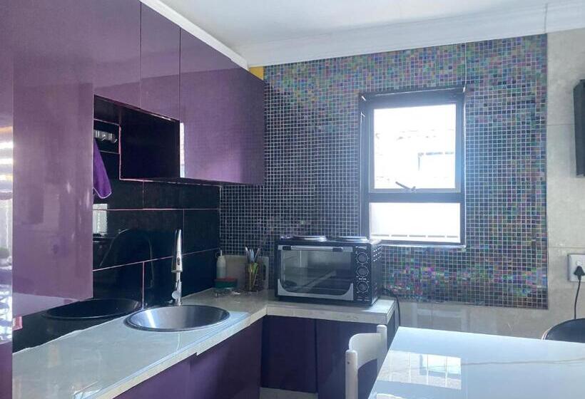 חדר משפחתי, Kwaaamiii