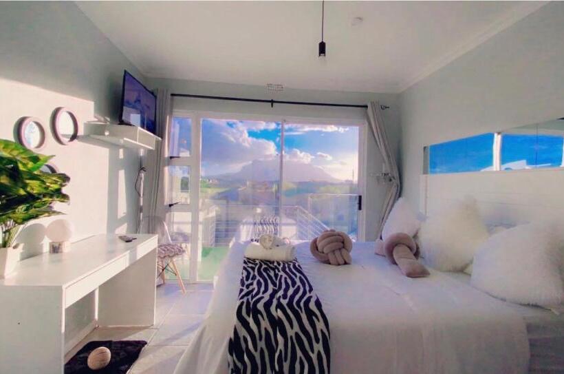 סוויטה עם מרפסת, Kwaaamiii