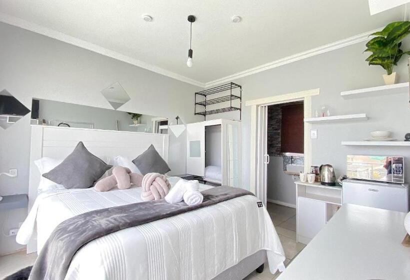 חדר סטנדרט עם מרפסת, Kwaaamiii