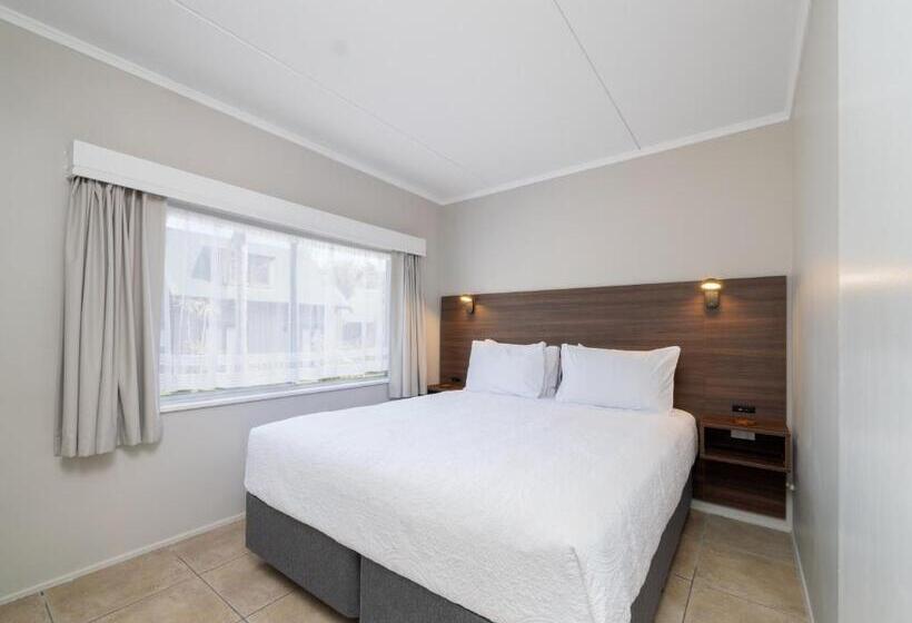 キングサイズベッドのデラックスルーム, The Captains Motel