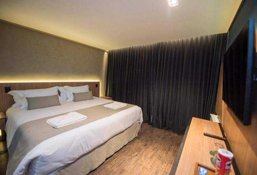 Номер Стандарт, Pinot