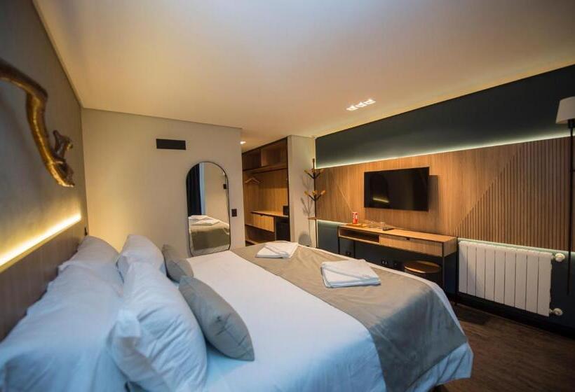 Номер Стандарт, Pinot