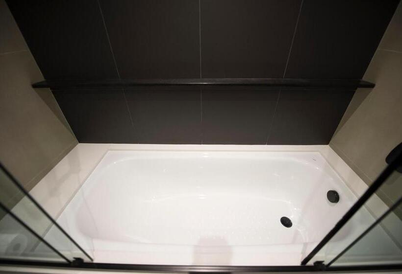 Номер Стандарт, Pinot