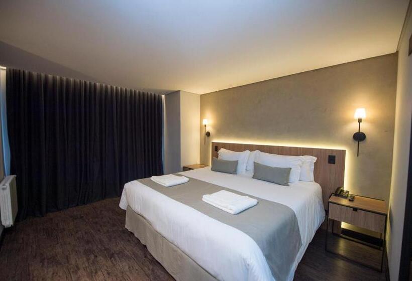 Номер Стандарт, Pinot