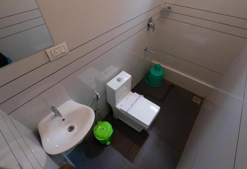 غرفة قياسية سرير كينج, Silent Planet Resort