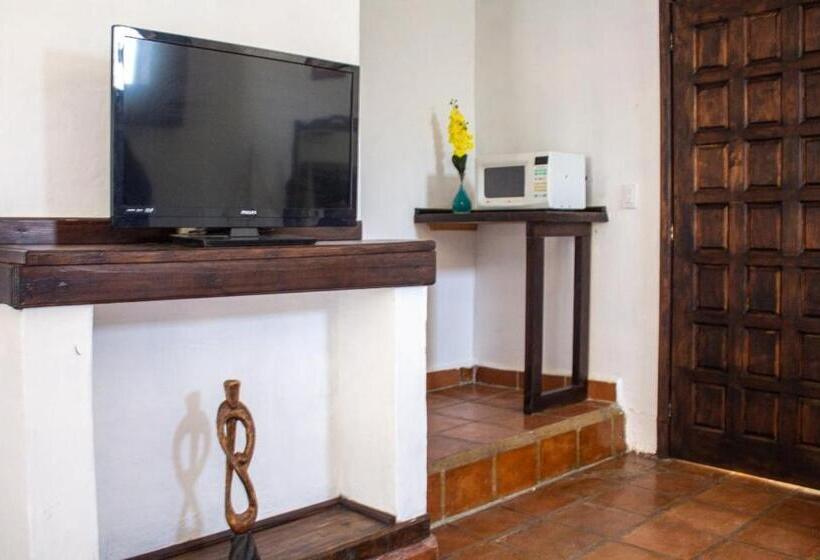 غرفة قياسية, Solache Inn