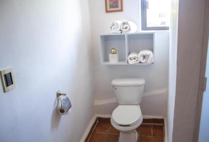 غرفة قياسية, Solache Inn