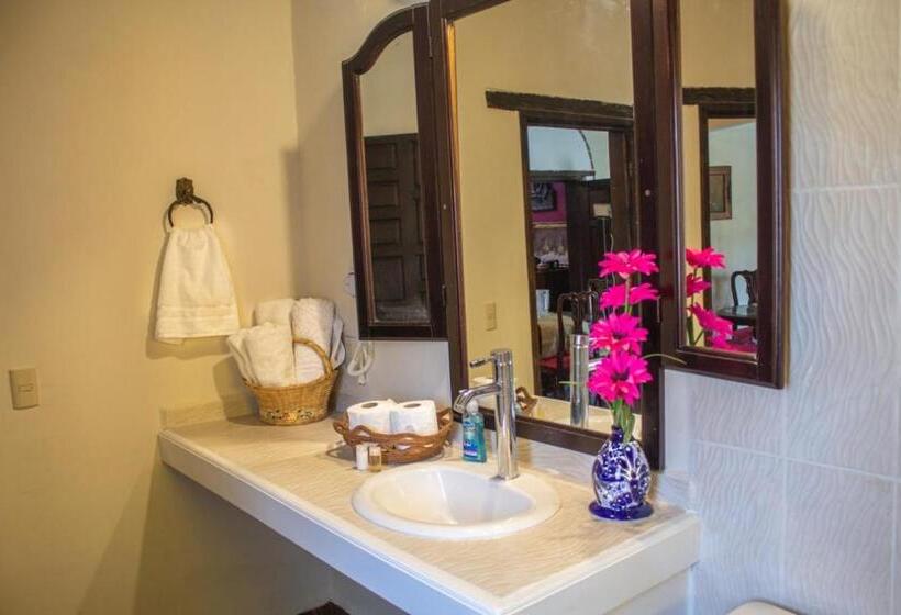 غرفة ديلوكس, Solache Inn