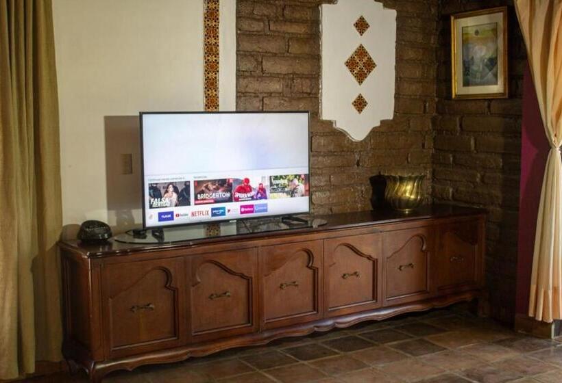 غرفة ديلوكس, Solache Inn