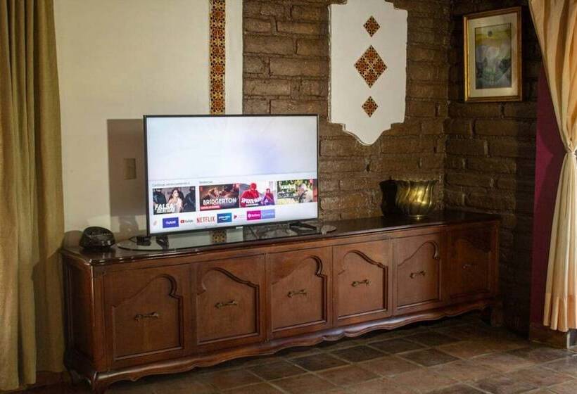 غرفة ديلوكس, Solache Inn