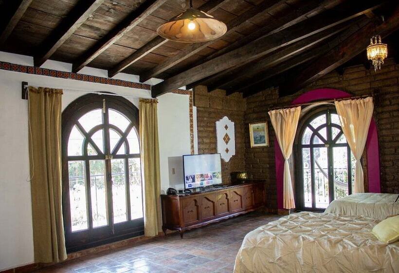 غرفة ديلوكس, Solache Inn