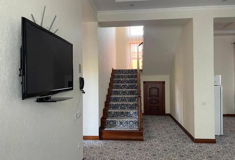 סוויטה משפחתית, Oasis Sun Club