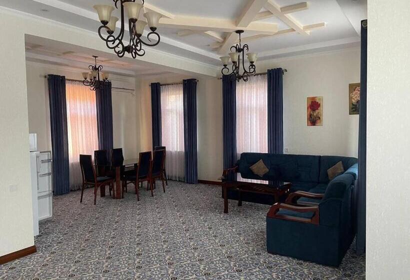 סוויטה משפחתית, Oasis Sun Club