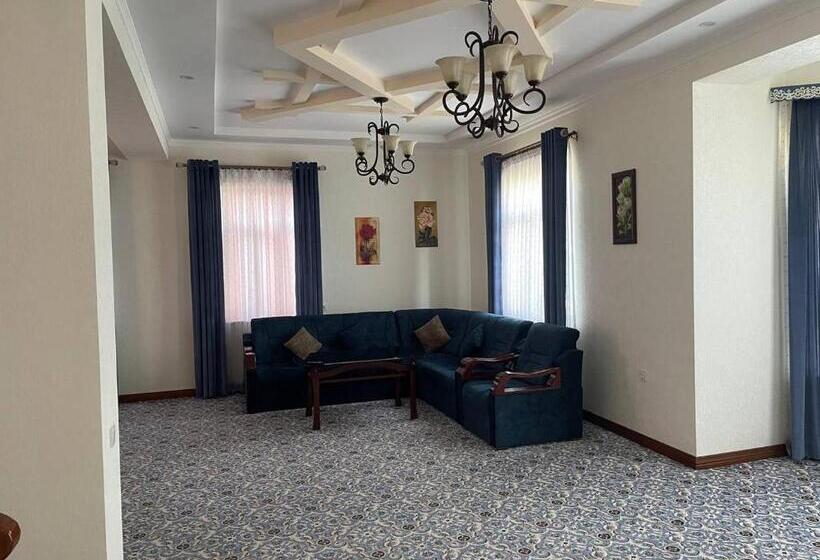 סוויטה משפחתית, Oasis Sun Club