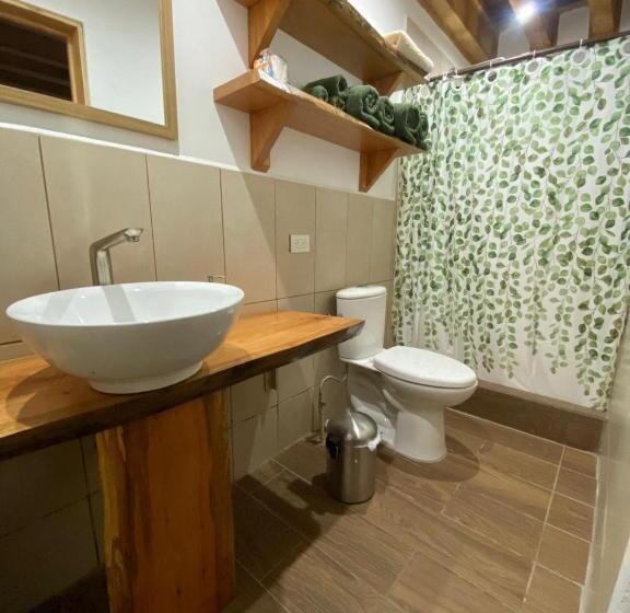 اتاق لوکس, Trópica Reserve