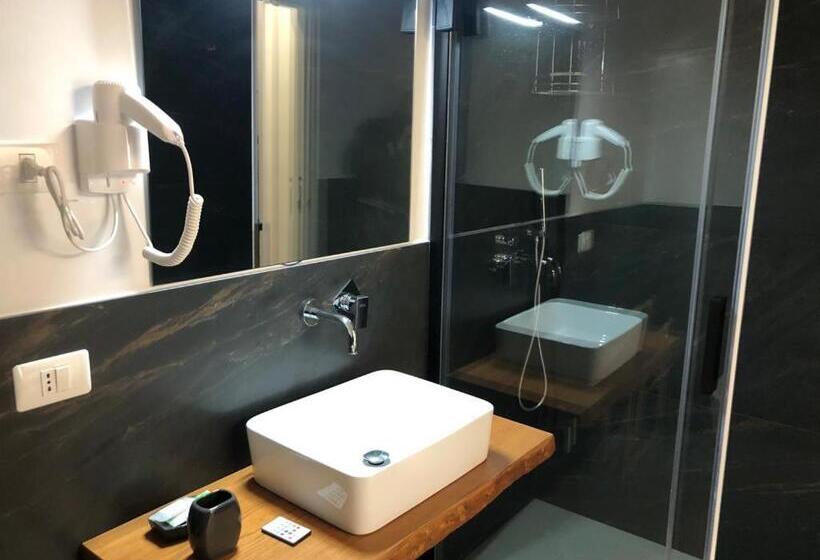 اتاق لوکس, Olympus