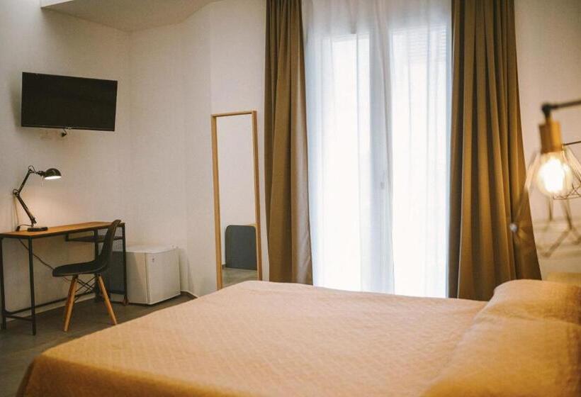 اتاق راحتی سه تخته, Olympus