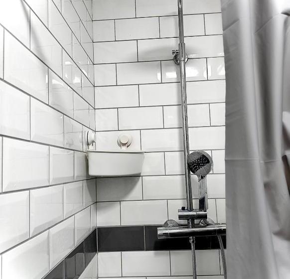 اتاق استاندارد, Papaya’s En Suite